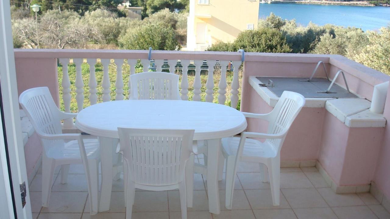 Apartments And Rooms By The Sea Cove Soline, Dugi Otok - 448 Вели Рат Екстериор снимка