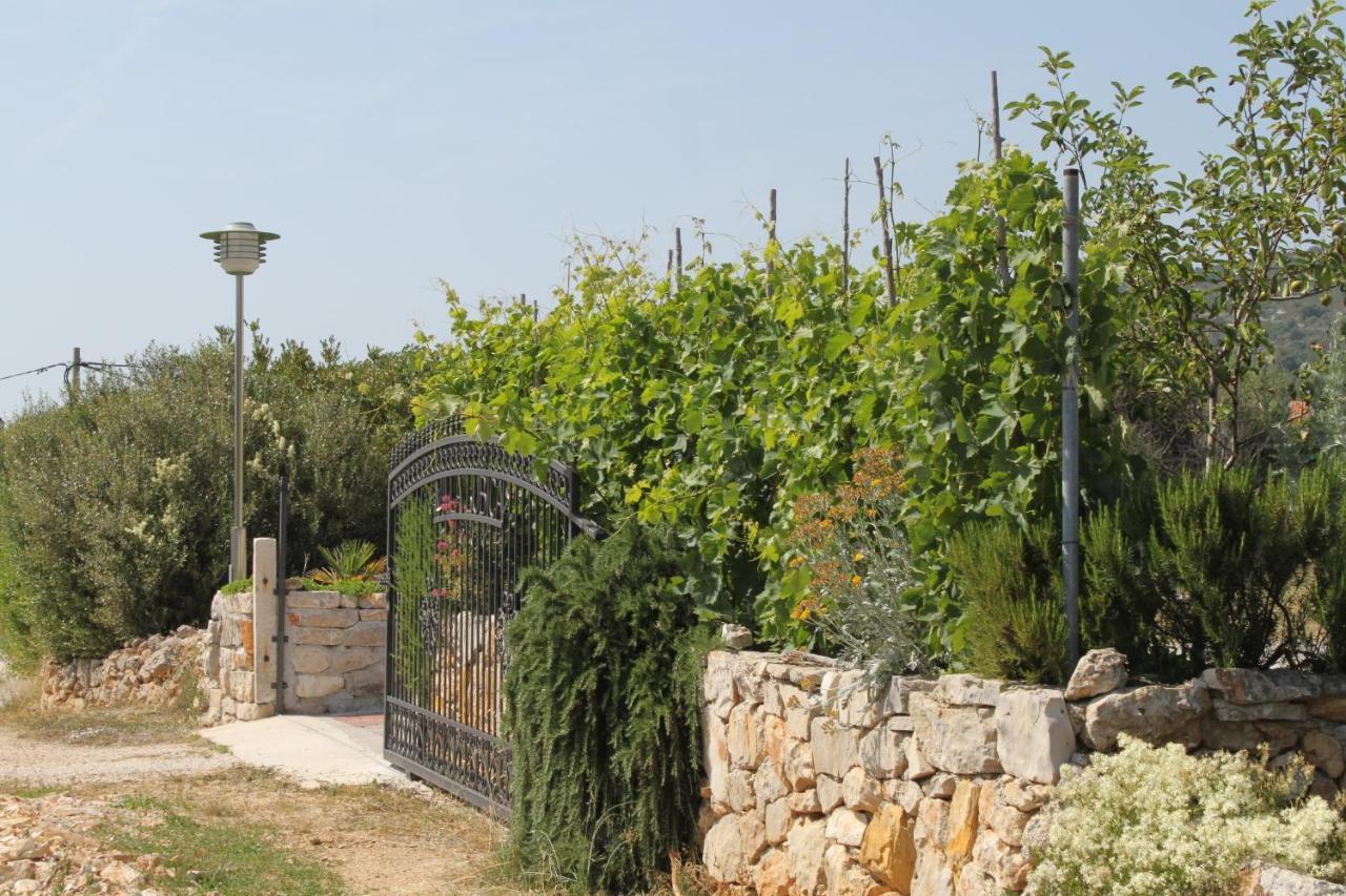 Apartments And Rooms By The Sea Cove Soline, Dugi Otok - 448 Вели Рат Екстериор снимка